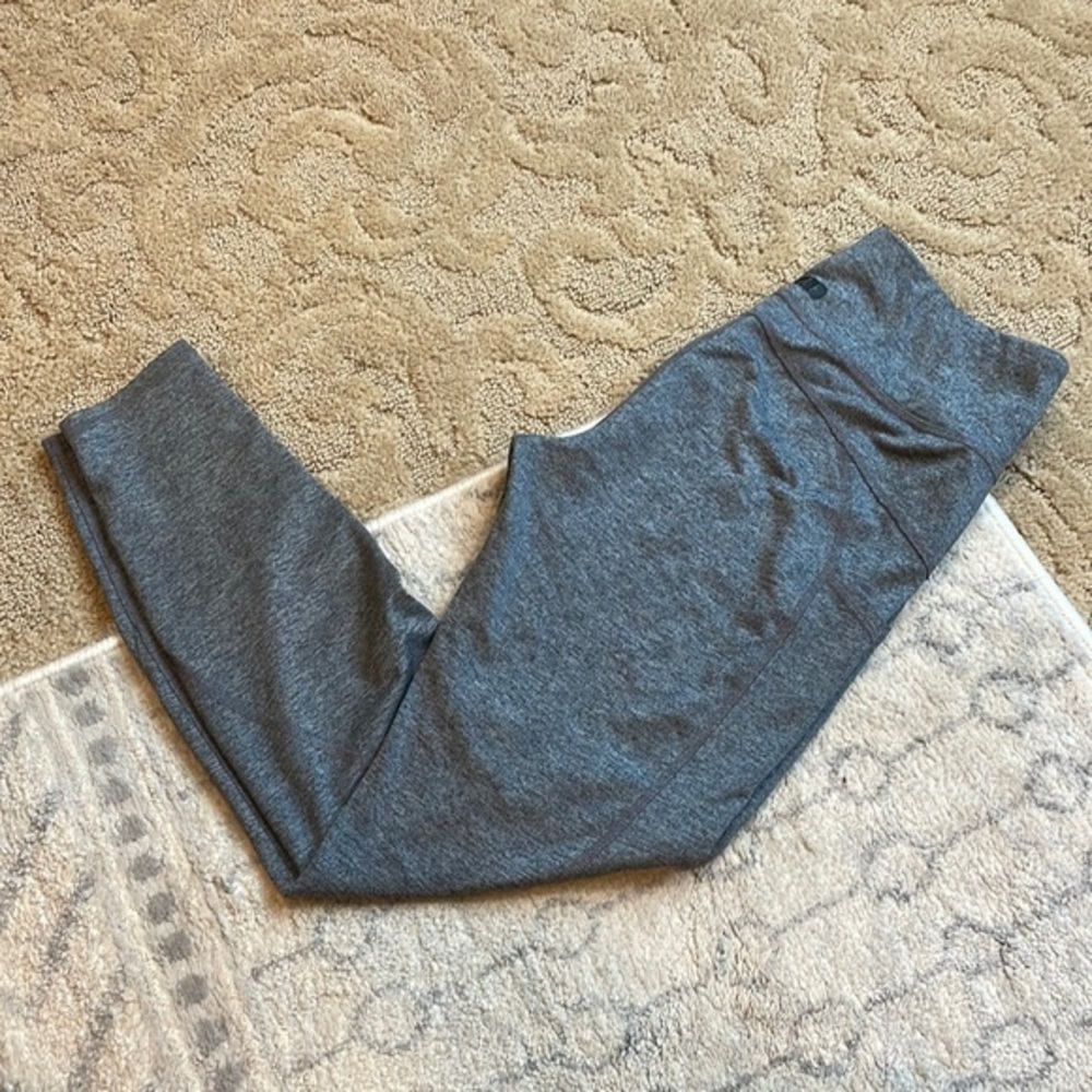 Abercrombie and Fitch 7/8 length, grey leggings. Size Small